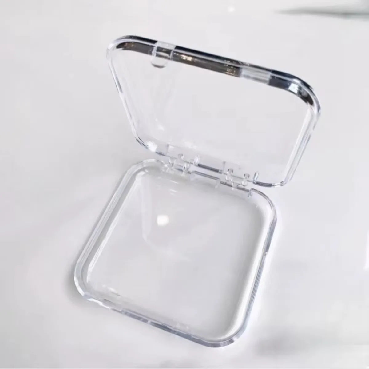 Acrylic Wearable Nail Storage Box, High Transparency Thickened Portable Display Case for Press On Nails – Polished Finish