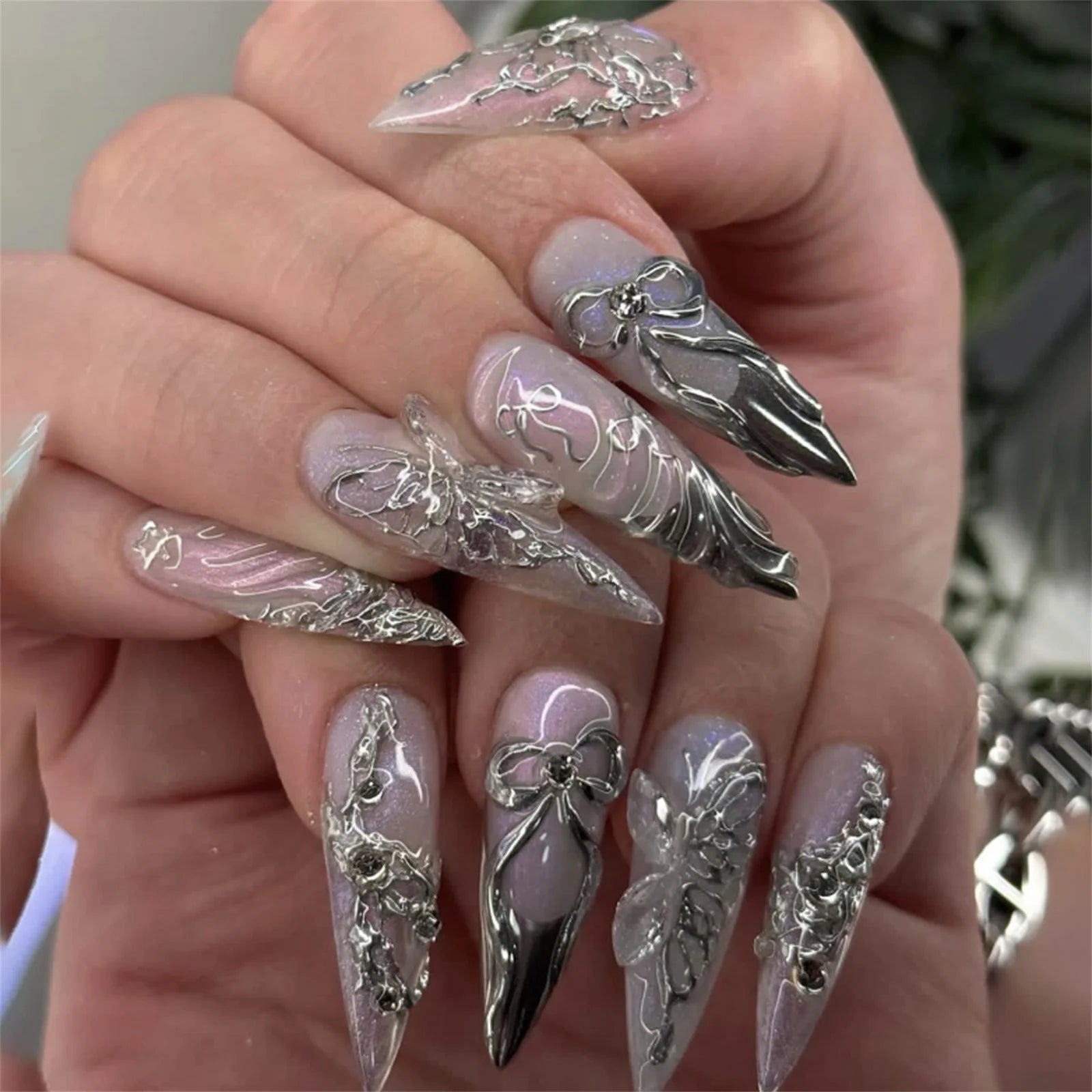 24pcs Punk Cool Long Pointed False Nails Black Thorns White Spikes Design Press on Nails European Spicy Girls Fake Nail Patches