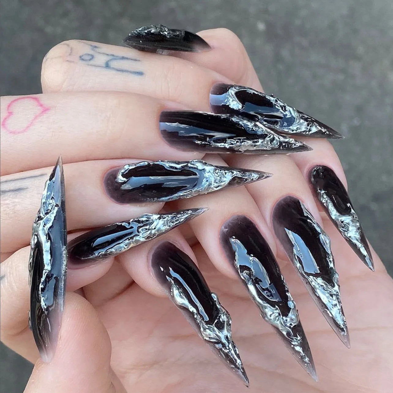 24Pcs Stiletto Shape Black Red Press on False Nails Extra Long Almond Head Cool Full Fake Nails Tips Gradient Manicure Tools